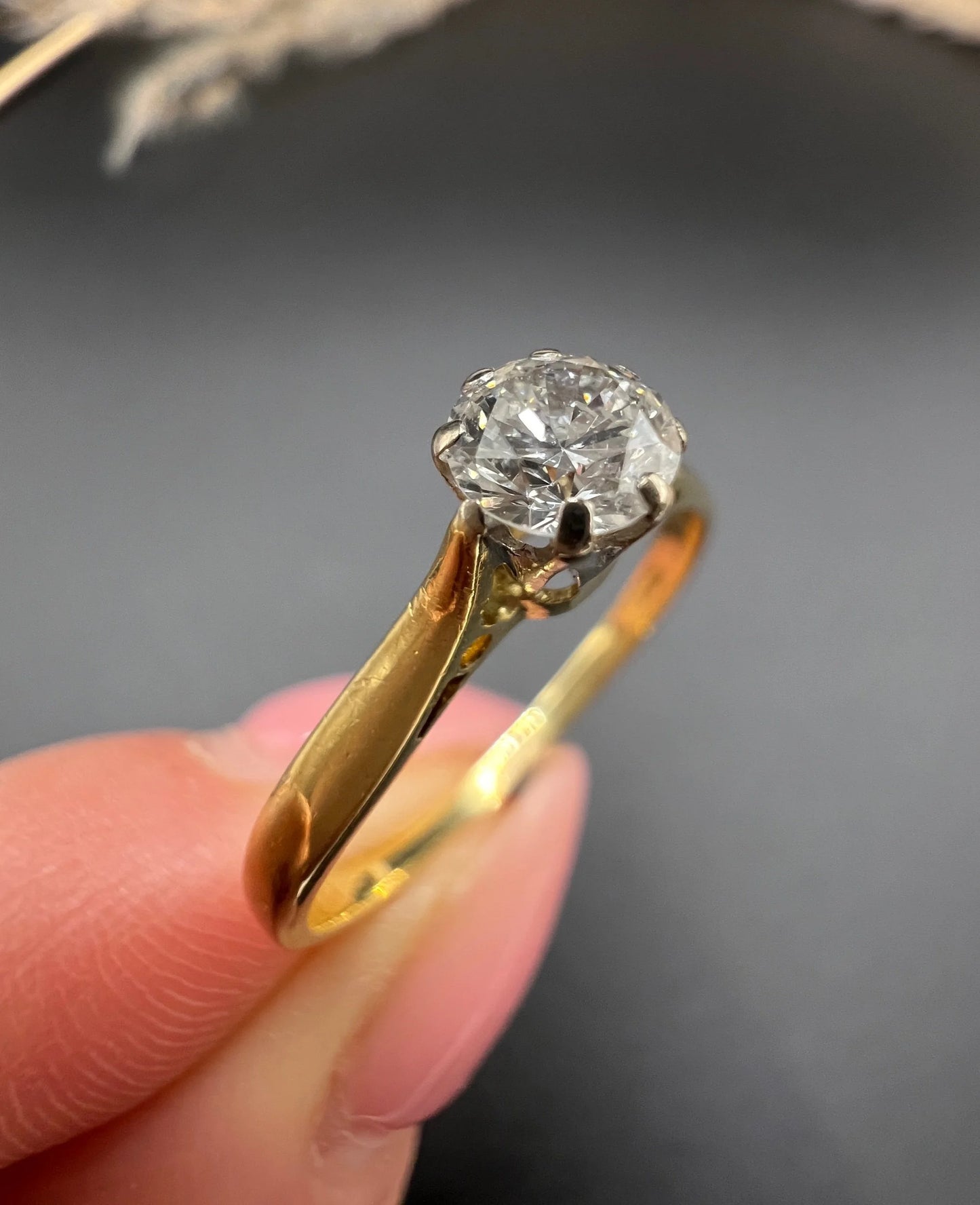 Vintage 18 ct Yellow Gold Diamond Single Stone Engagement Ring