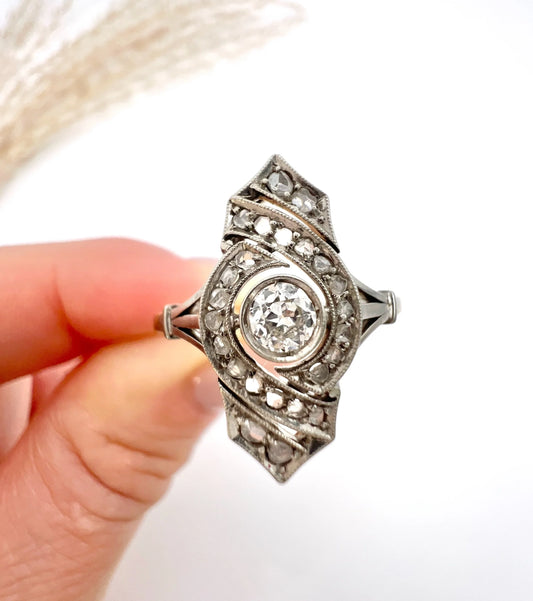 Antique 18 Carat Gold and Platinum Diamond Figure of Eight Shaped Ring, Circa 1910
