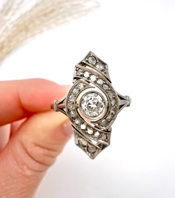 Antique 18 Carat Gold and Platinum Diamond Figure of Eight Shaped Ring, Circa 1910