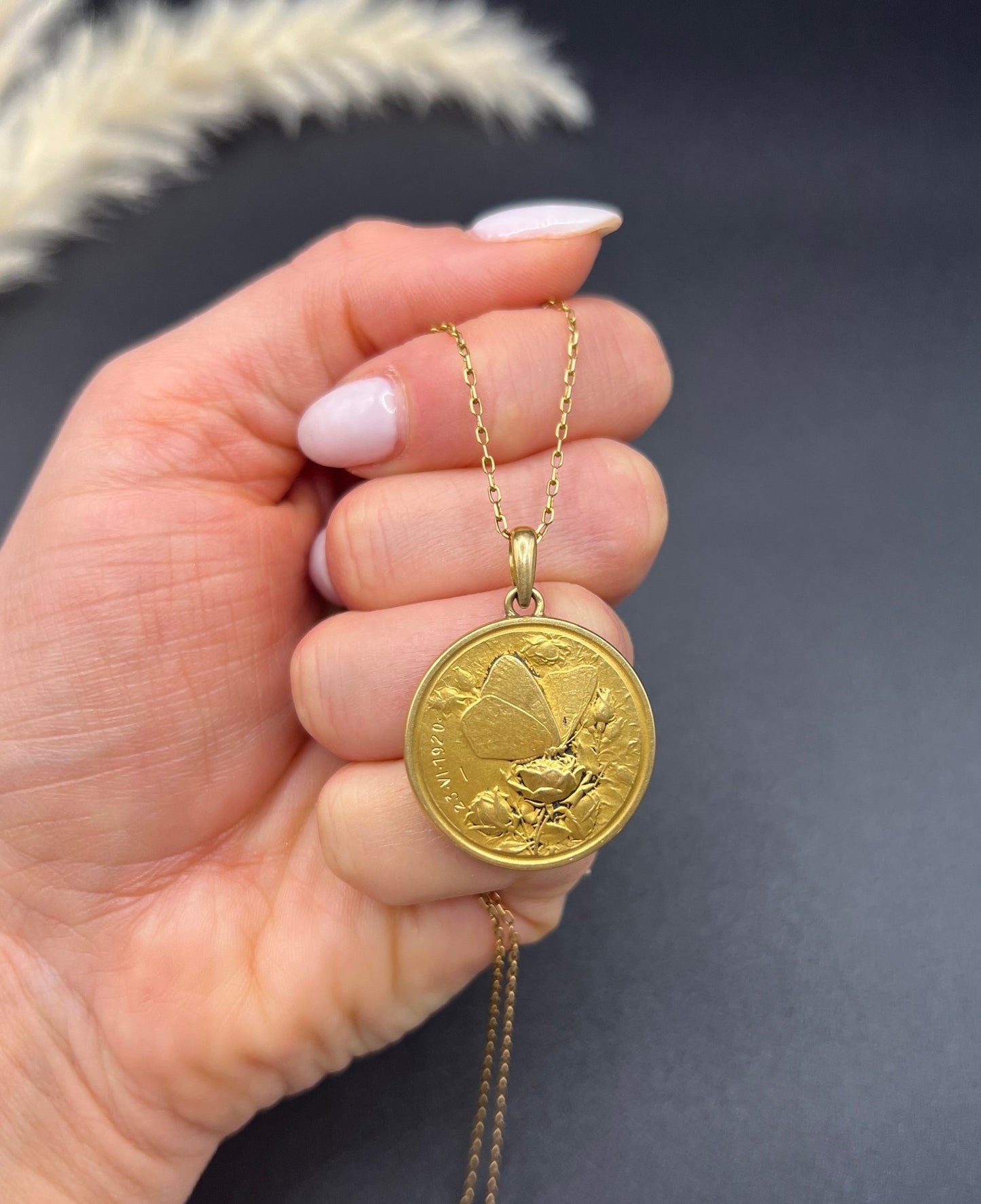 French Art Nouveau 18 Carat Gold Love Medallion by Frederic Charles Victor de Vernon