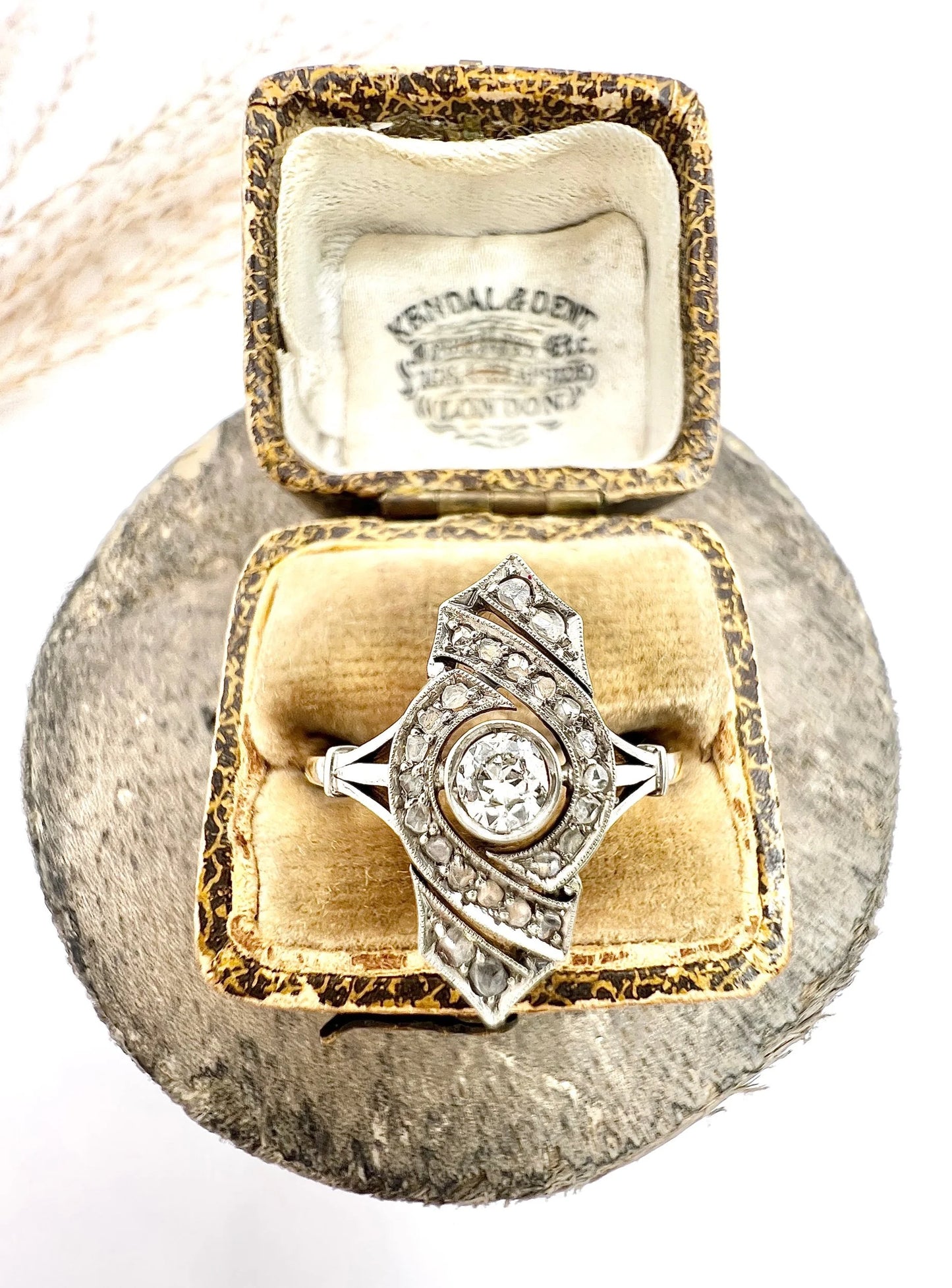Antique 18 Carat Gold and Platinum Diamond Figure of Eight Shaped Ring, Circa 1910