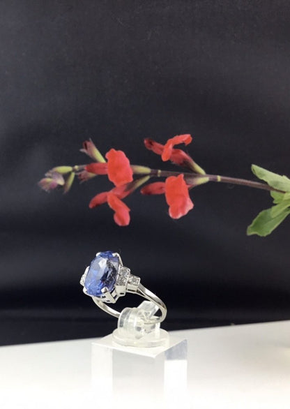 Antique Art Deco 6 Carats Ceylon Sapphire and Diamond Ring