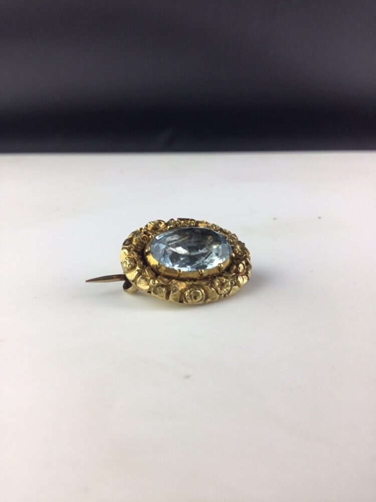 Antique Late Georgian Regency Aquamarine Brooch in 18 Carat Gold Floral Setting