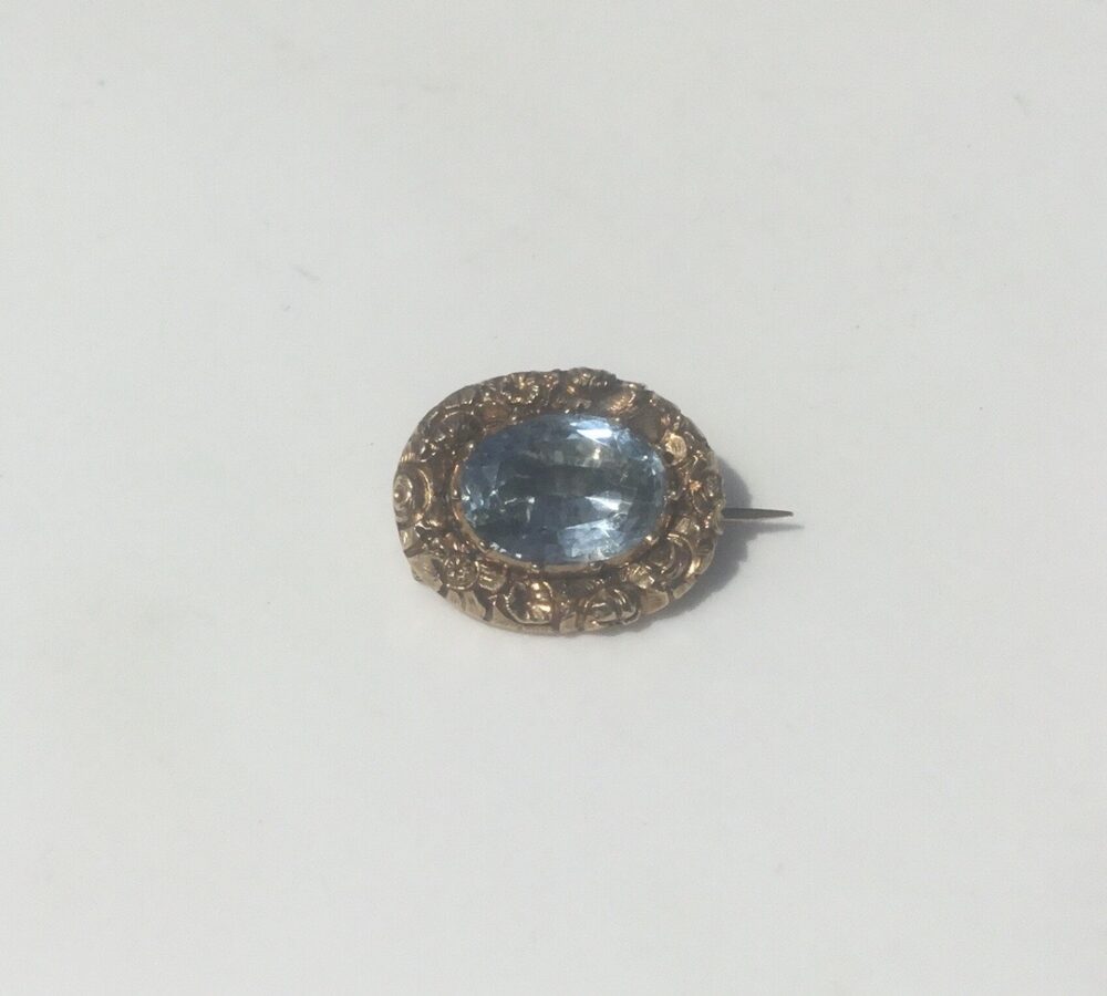 Antique Late Georgian Regency Aquamarine Brooch in 18 Carat Gold Floral Setting