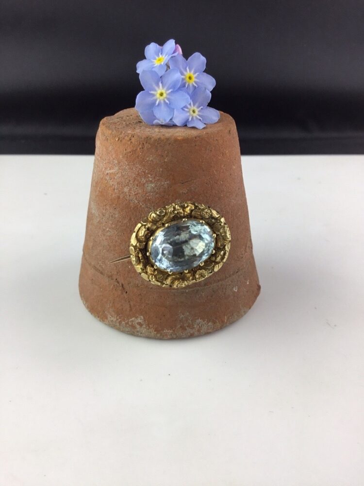 Antique Late Georgian Regency Aquamarine Brooch in 18 Carat Gold Floral Setting