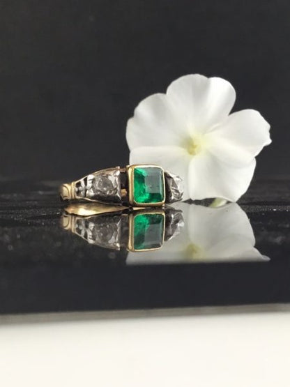 Antique Georgian Colombian emerald and diamond engagement ring