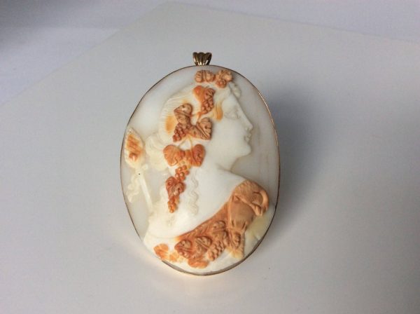 antique Victorian gold cameo pendant