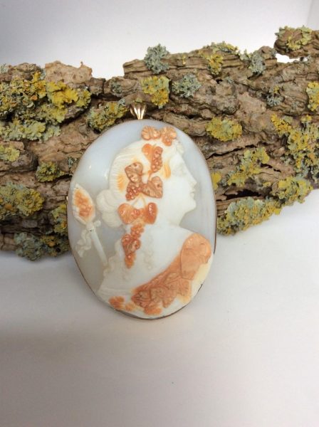 antique Victorian gold cameo pendant