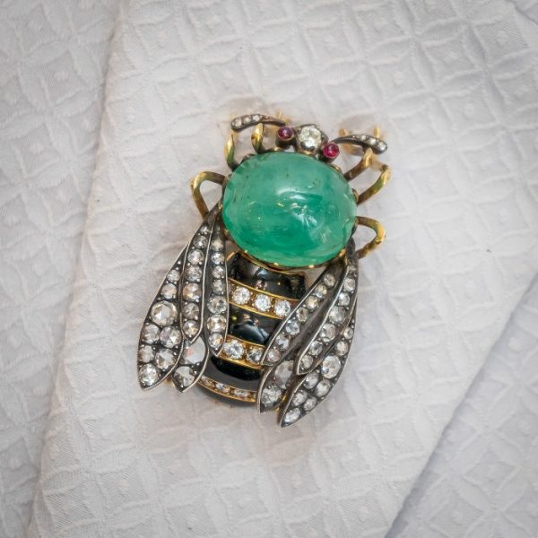 EMERALD BEE BROOCH