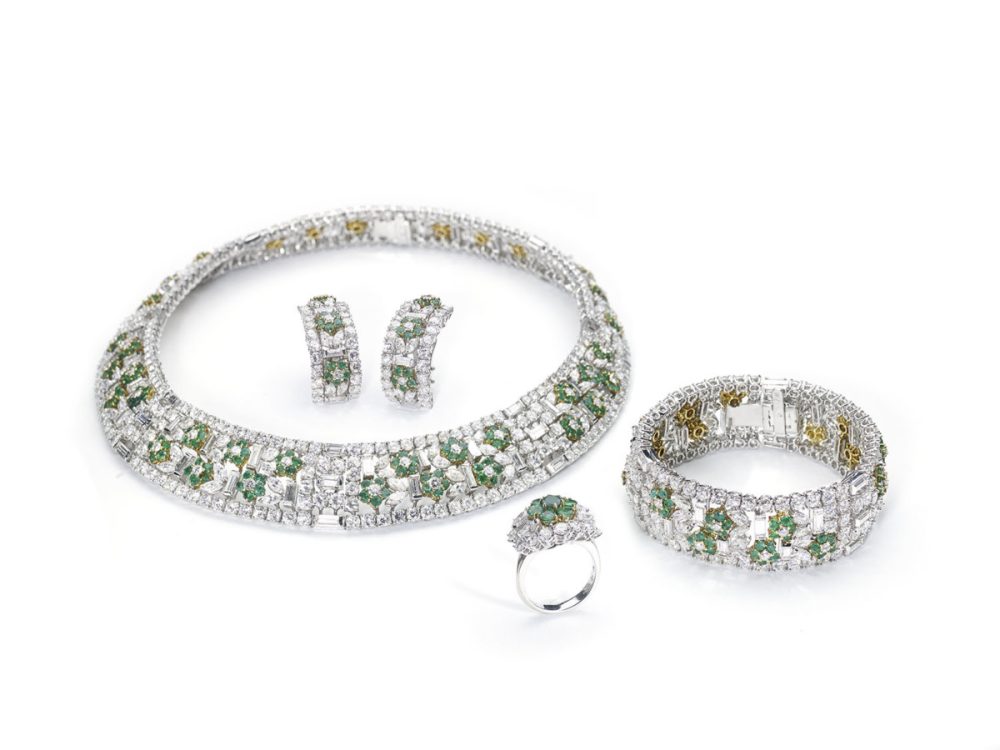 Exceptional Emerald Diamond Necklace Bracelet Suite
