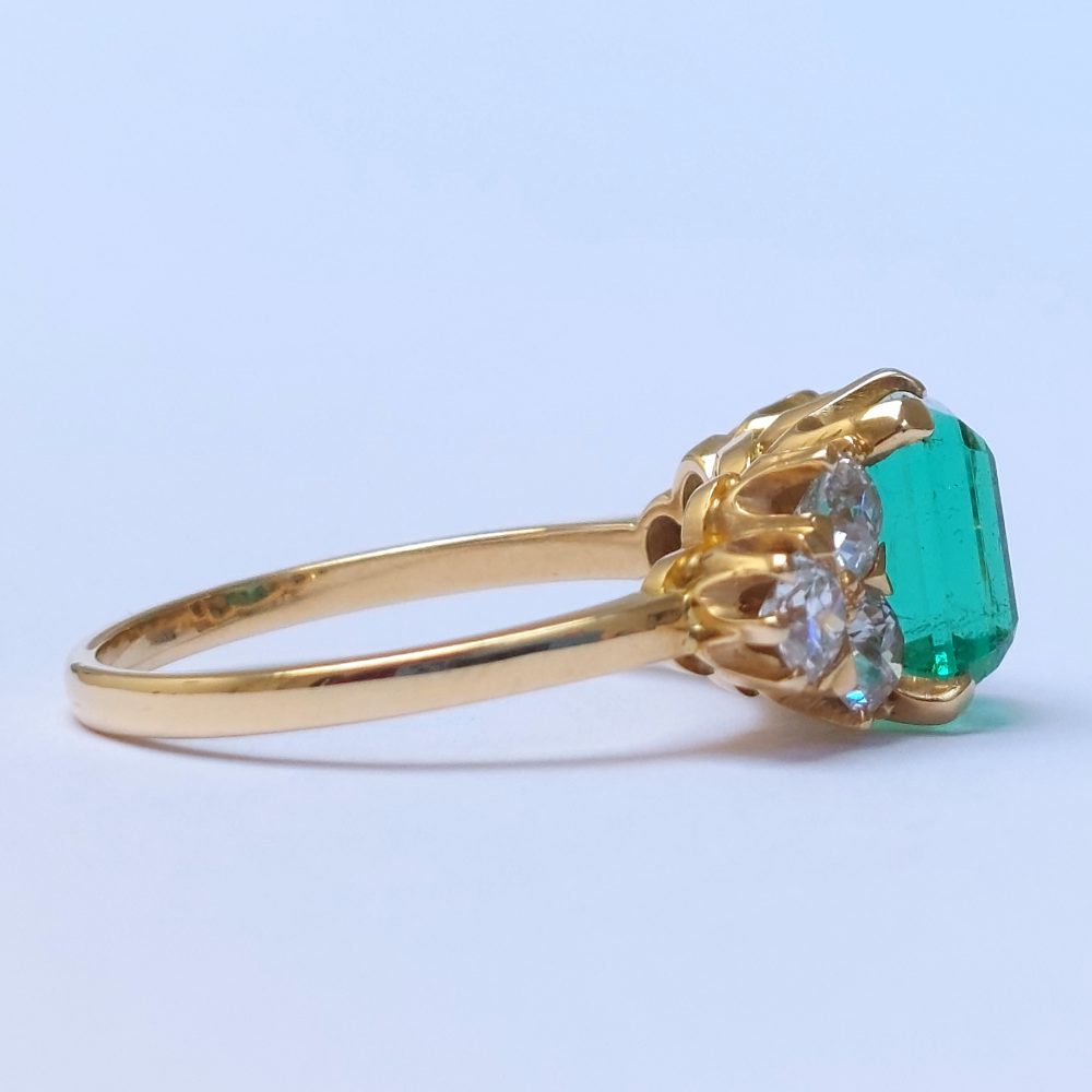 4.70ct Zambian Emerald and Diamond Ring