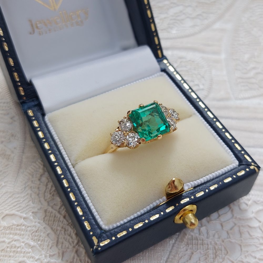 4.70ct Zambian Emerald and Diamond Ring