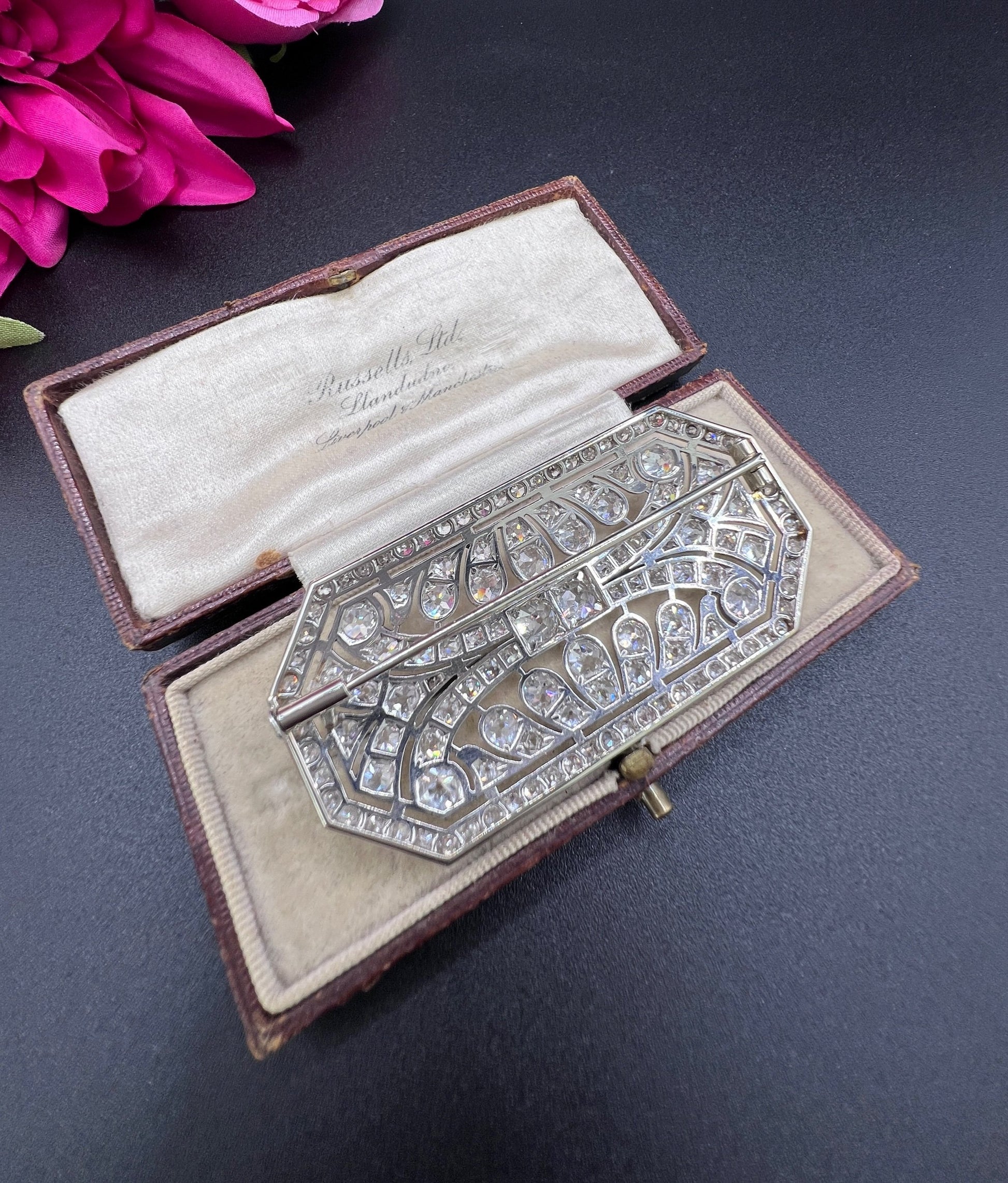 Antique Platinum, Edwardian era 10 Carat Diamond Openwork Brooch
