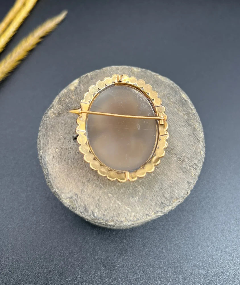 Antique Cameo Brooch In 18 Carat Yellow Gold