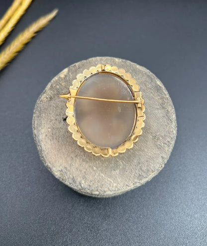 Antique Cameo Brooch In 18 Carat Yellow Gold