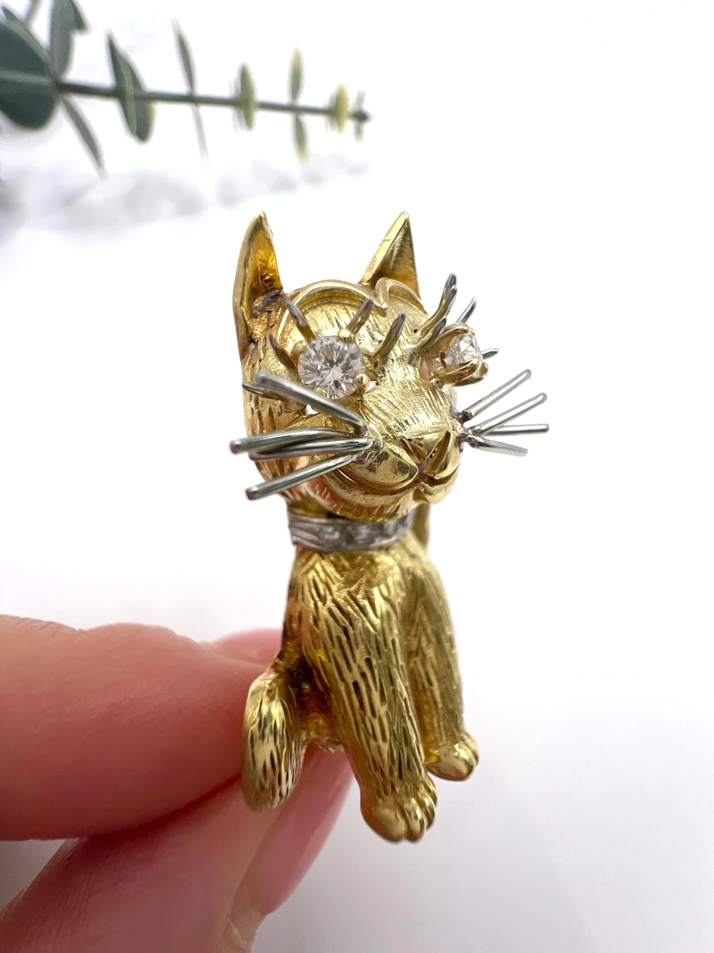 Vintage 18 Carat Yellow Gold Cat Brooch with Diamond Eyes and Collar, London 1962