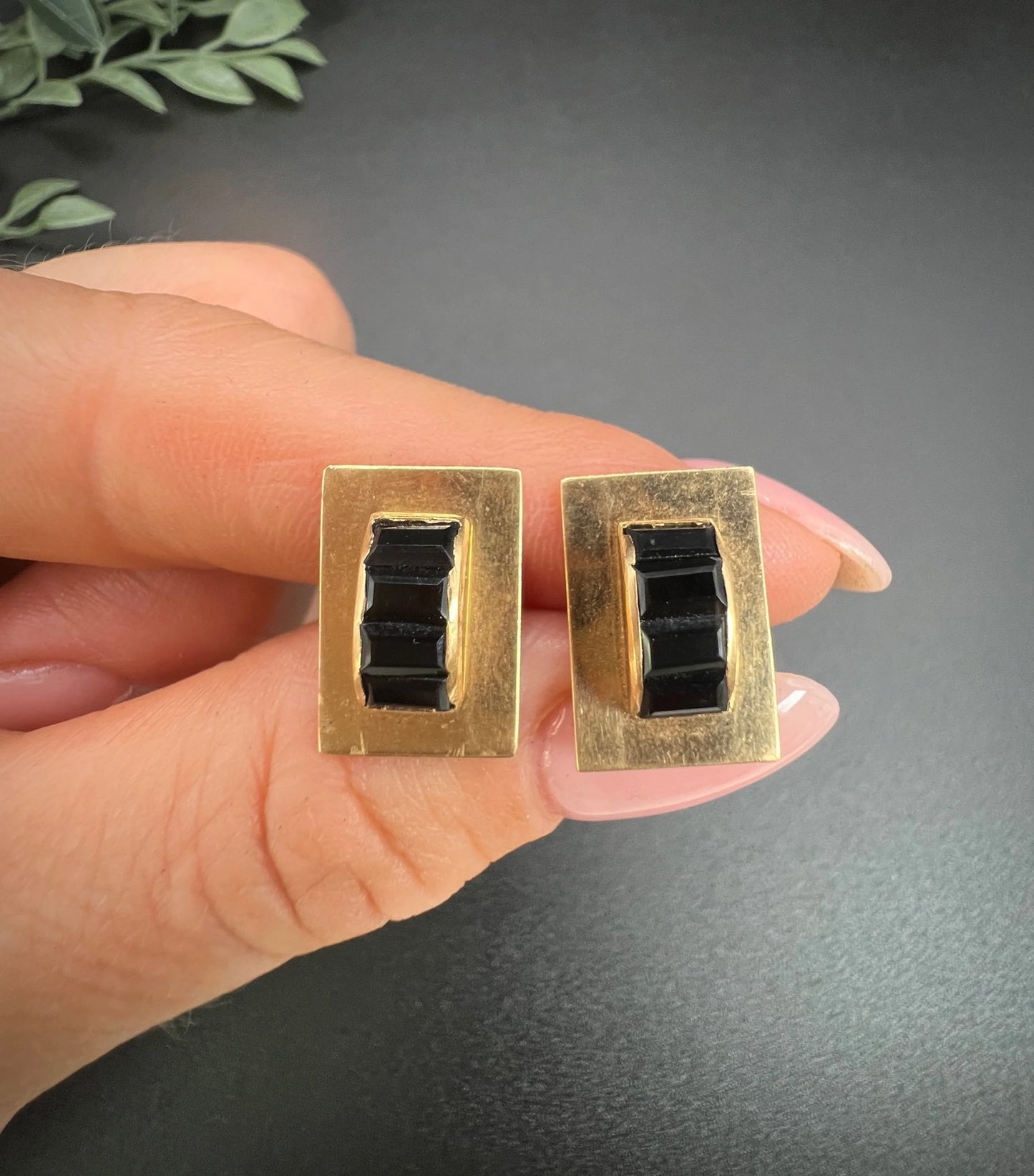 Vintage 18 Carat Yellow Gold, 1940's Onyx Rectangular Shaped Cufflinks