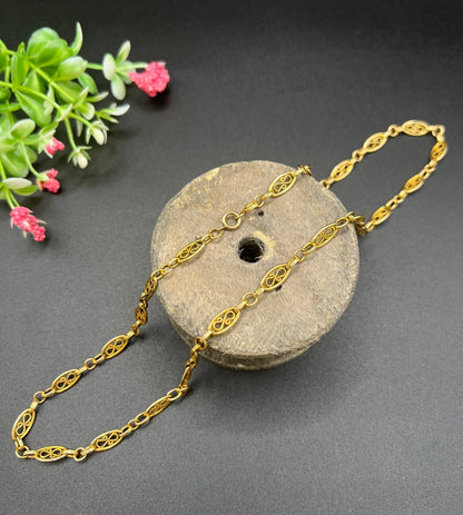 Antique 18 Carat Yellow Gold Fancy Filigree Oval Link Chain Necklace, Circa 1920