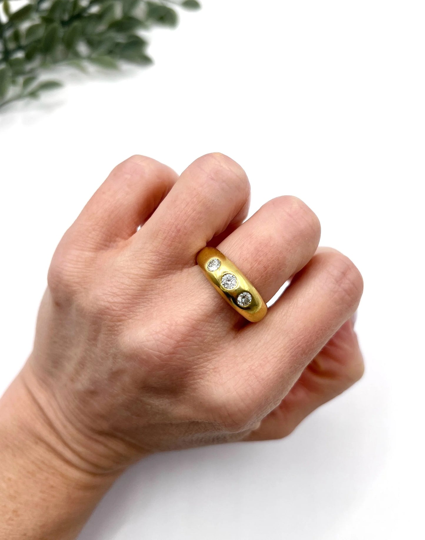 Vintage 18 Carat Yellow Gold Three Stone Diamond Band Ring, Hallmarked London 1992