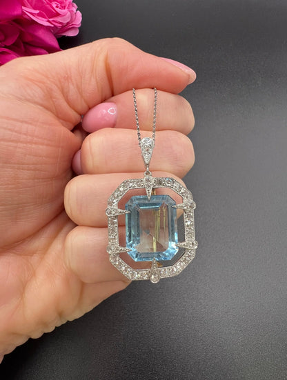 French Edwardian 18 Carat Gold, Platinum, Aquamarine and Diamond Pendant Necklace