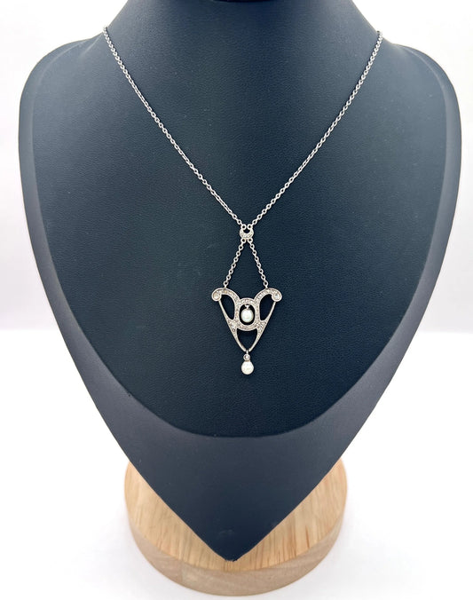 Edwardian Diamond and Pearl Pendant Necklace in Platinum and 18 Carat Gold