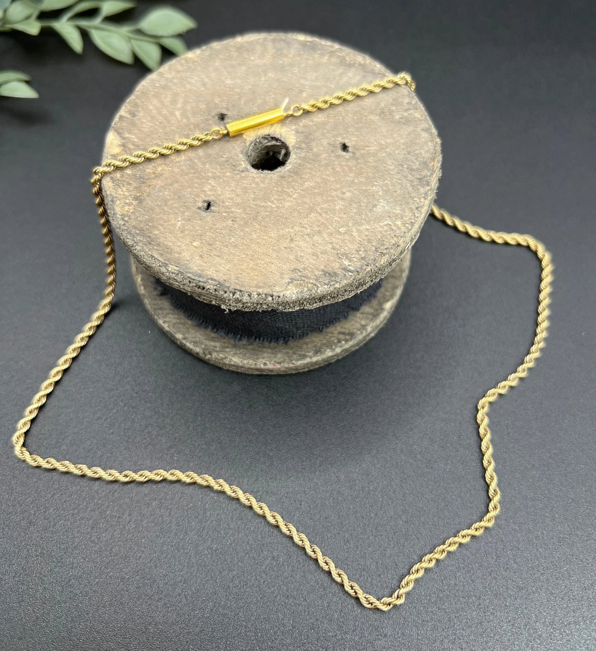 Antique 15 Carat Yellow Gold 16 1/2 Inch Solid Rope Link Chain, Circa 1890