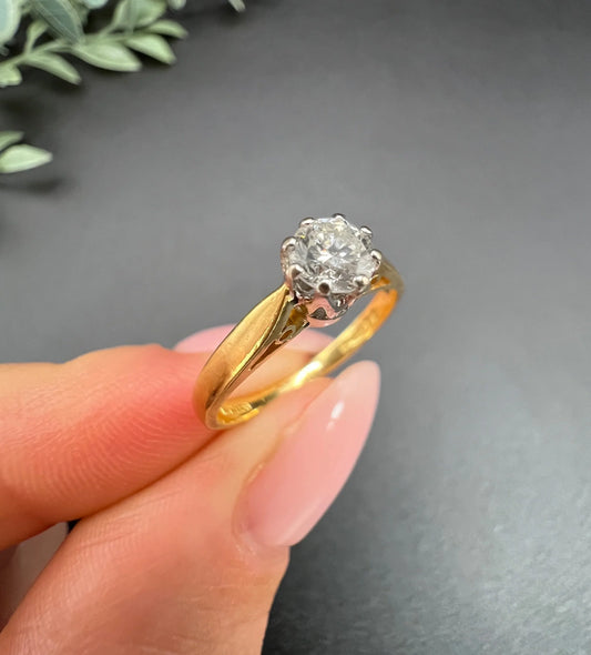 Vintage 18 ct Yellow Gold Diamond Single Stone Engagement Ring,