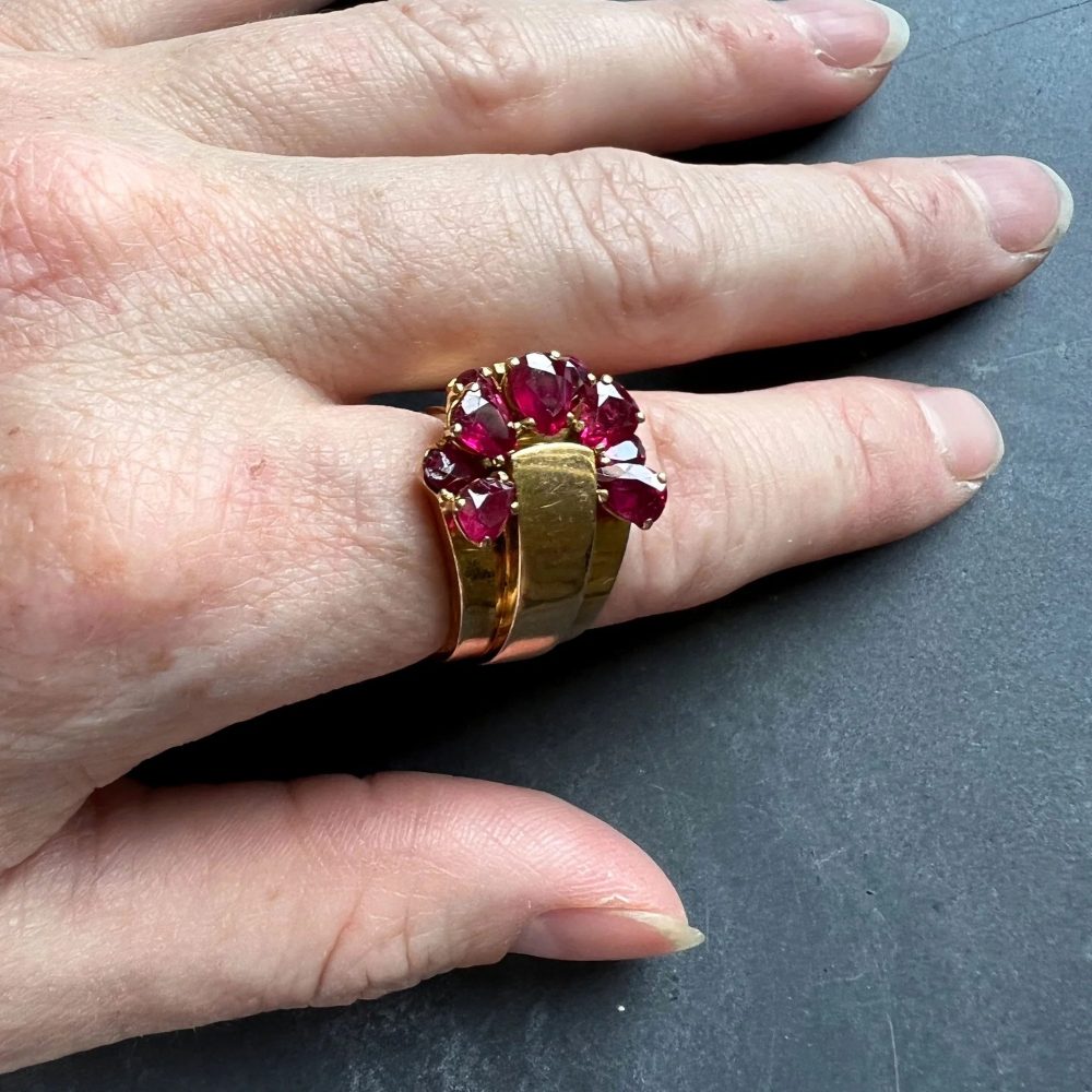 French Retro Ruby and Gold Buckle Ring