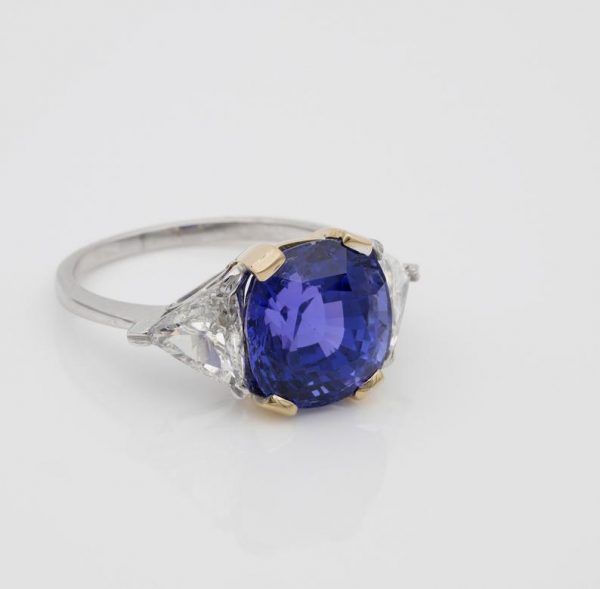 Magnificent 7.33ct No Heat Colour Change Certified Sapphire 1.30ct Diamond Ring
