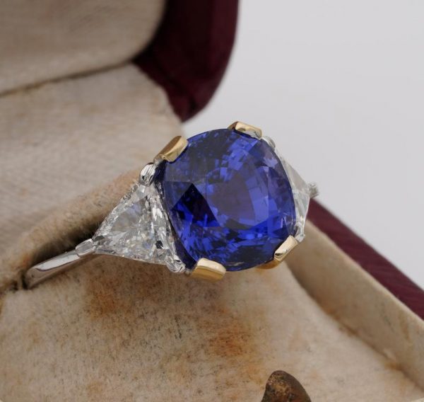Magnificent 7.33ct No Heat Colour Change Certified Sapphire 1.30ct Diamond Ring