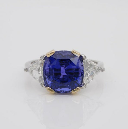 Magnificent 7.33ct No Heat Colour Change Certified Sapphire 1.30ct Diamond Ring