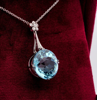Antique Art Deco 20.00ct Natural Aquamarine and Diamond Platinum Necklace