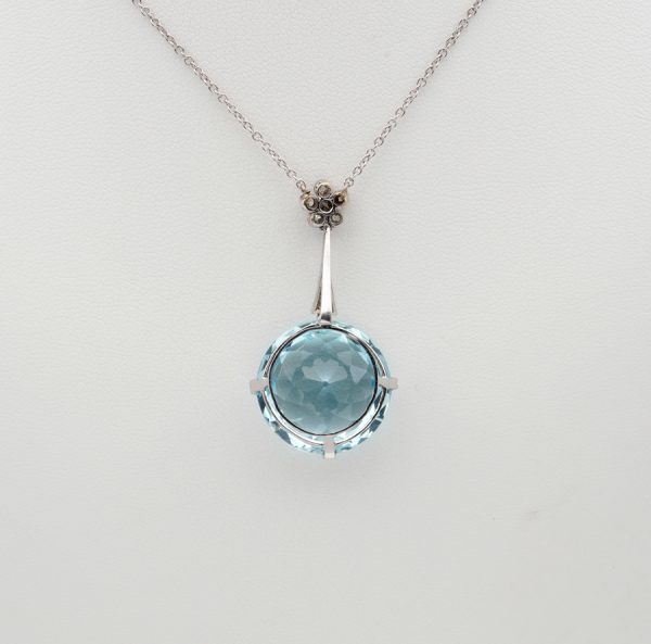 Antique Art Deco 20.00ct Natural Aquamarine and Diamond Platinum Necklace