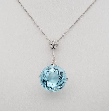 Antique Art Deco 20.00ct Natural Aquamarine and Diamond Platinum Necklace