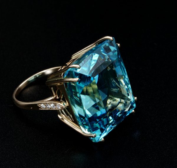 Retro 50.00ct Untreated Aquamarine Diamond Ring