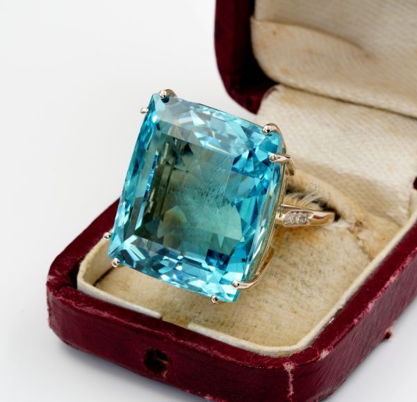 Retro 50.00ct Untreated Aquamarine Diamond Ring