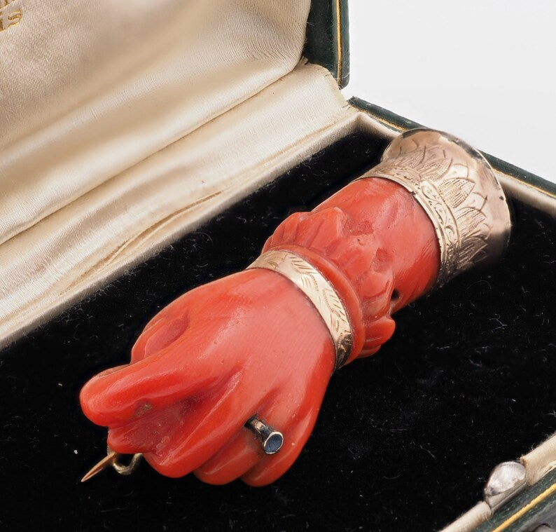 Antique Georgian Sciacca Coral Figa Hand 18ct Gold Brooch