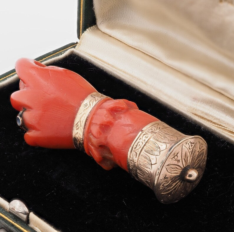 Antique Georgian Sciacca Coral Figa Hand 18ct Gold Brooch
