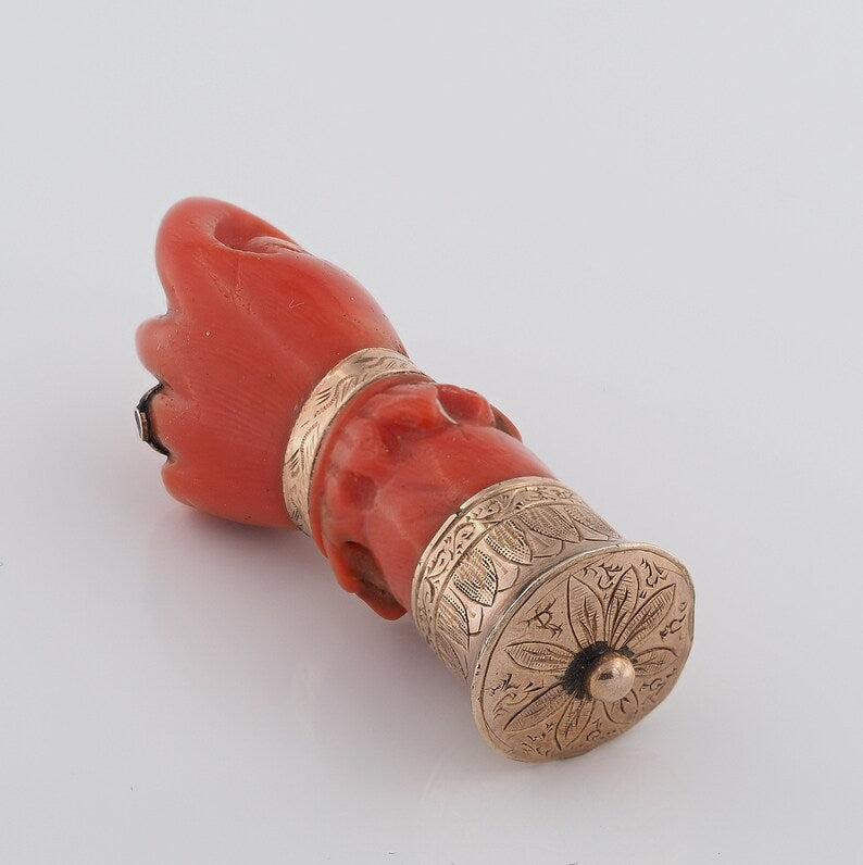 Antique Georgian Sciacca Coral Figa Hand 18ct Gold Brooch