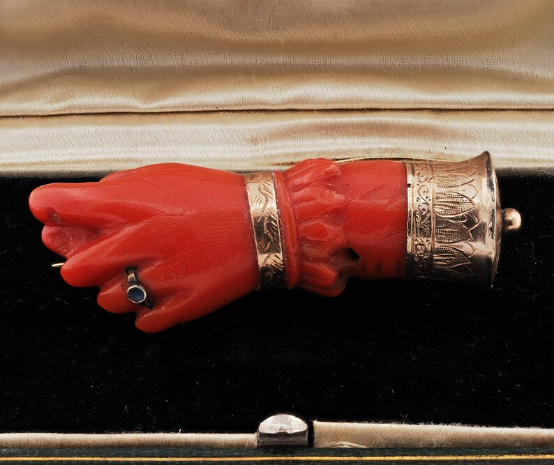 Antique Georgian Sciacca Coral Figa Hand 18ct Gold Brooch