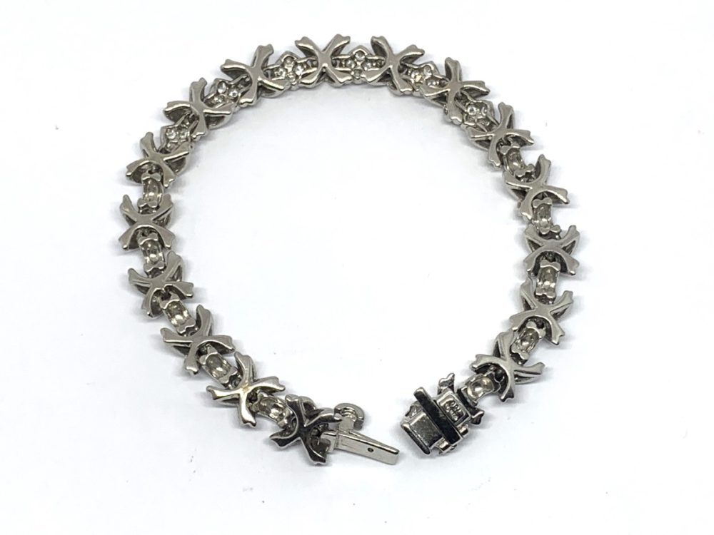 Pre owned Tiffany and Co Diamond Signature Bracelet