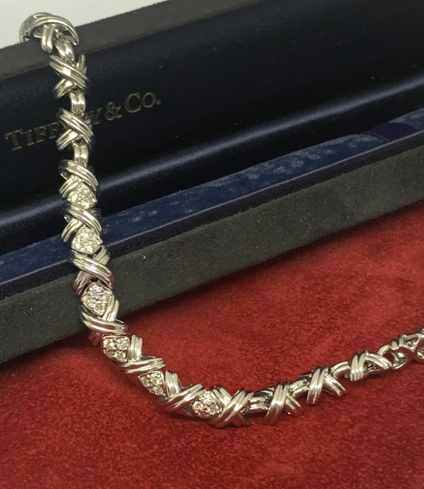 Pre owned Tiffany and Co Diamond Signature Bracelet