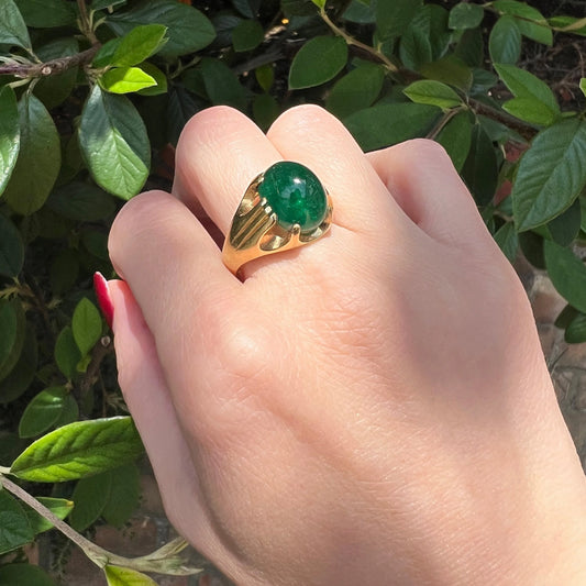 18 Carat Yellow Gold Dome Ring With 7.50 ct Cabochon Emerald