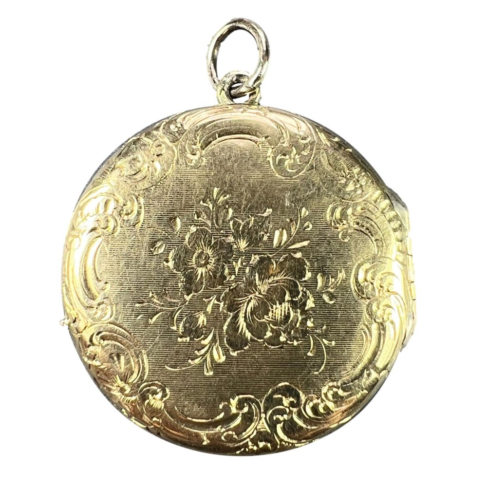 French engraved pendant locket in gold.