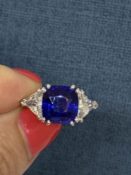 Jewellery Discovery London Sapphire and diamond cushion cut engagement ring 4 carats