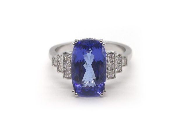 Tanzanite and Diamond Ring in 18ct White Gold, 4.75ct