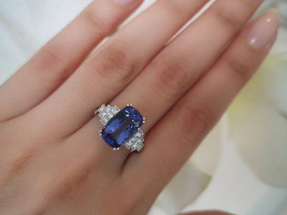 Tanzanite and Diamond Ring in 18ct White Gold, 4.75ct
