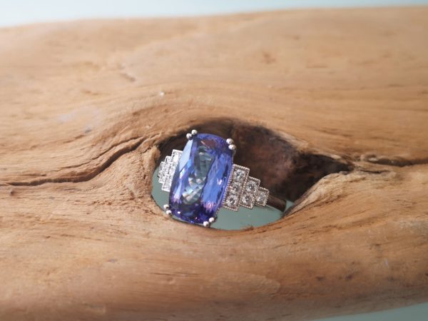 Tanzanite and Diamond Ring in 18ct White Gold, 4.75ct