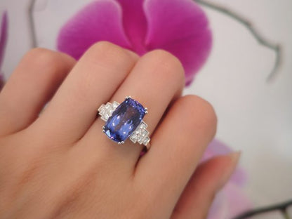 Tanzanite and Diamond Ring in 18ct White Gold, 4.75ct