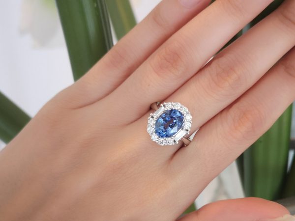 Sapphire and Diamond Engagement Ring in 18ct White Gold, 4.74ct